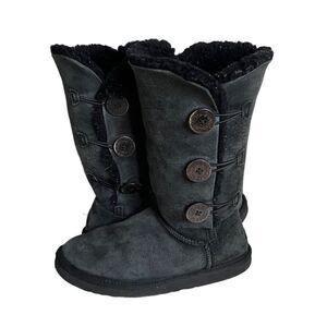 UGG Boots Black Bailey Boot Triplet 1873 Suede 3 Wood Buttons Womens Size 8
